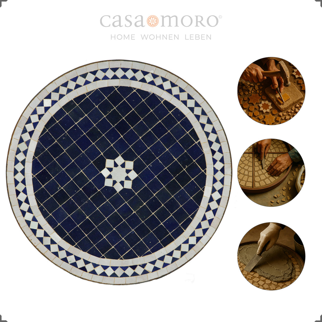 Table en mosaïque bleue dans le jardin - table à manger élégante pour deux personnes