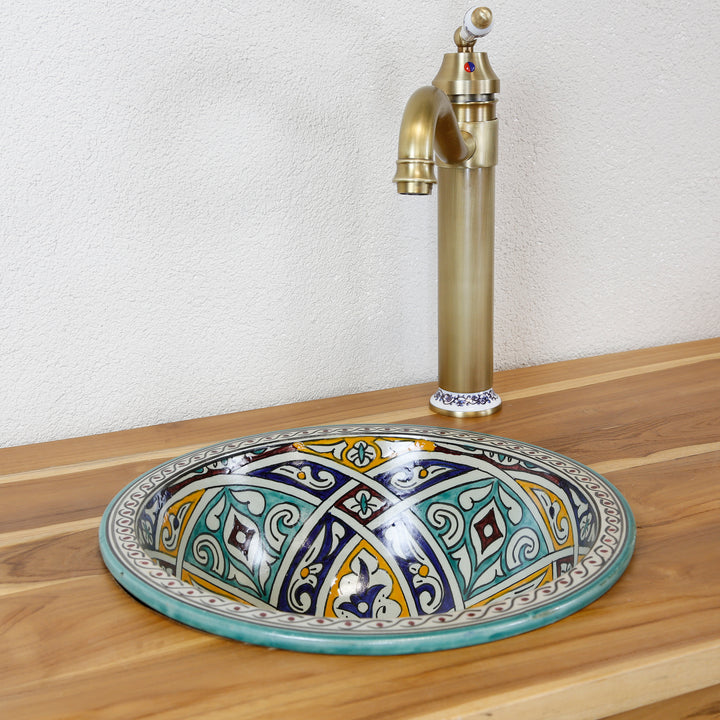 Ceramic washbasin for the bathroom