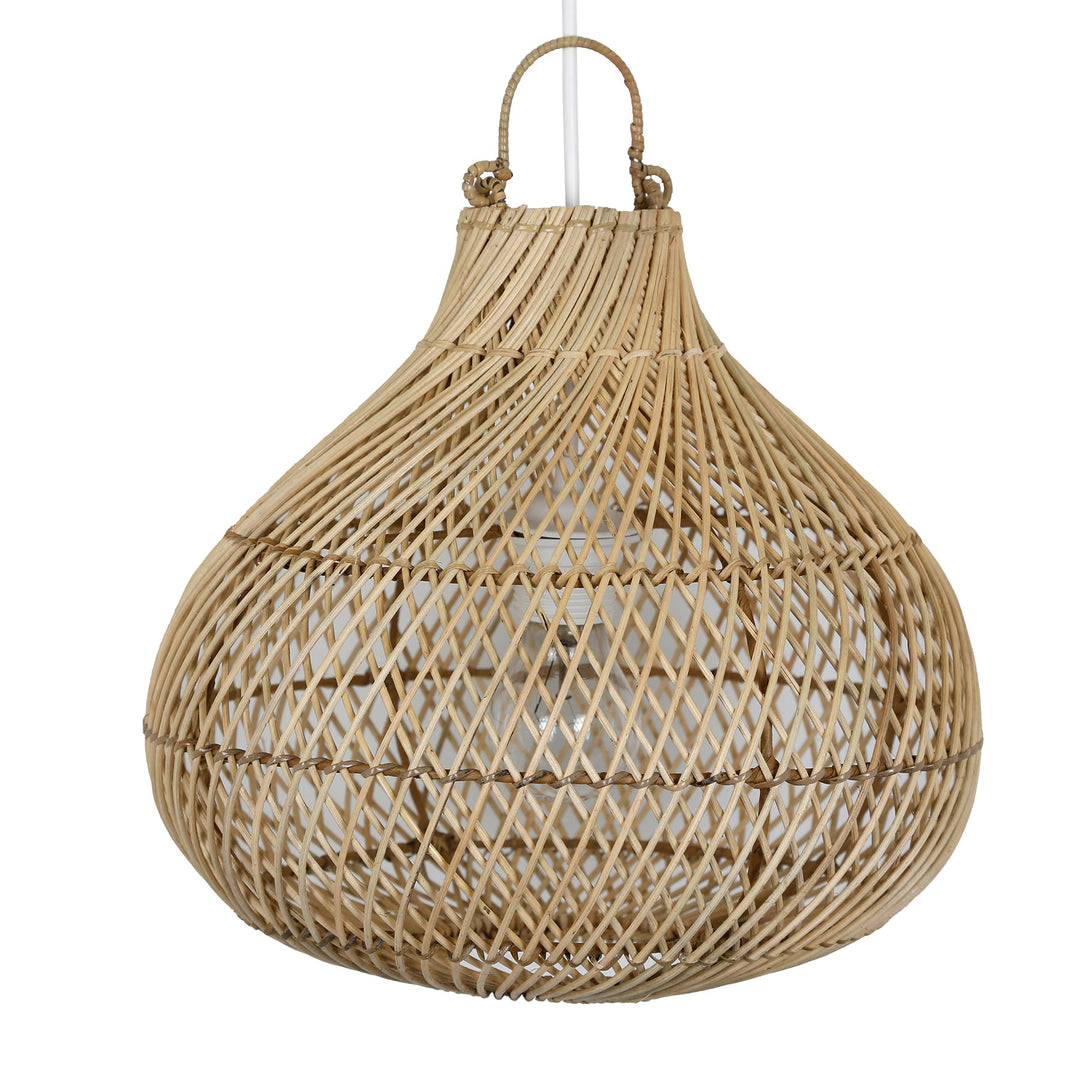 Handgeflochtener Lampenschirm aus naturbelassenem Rattan mit feiner Struktur und tropfenförmigem Design